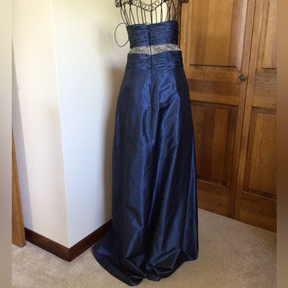 BADGLEY MISCHKA
Silk Long Dress, Size 6 - Picture 4 of 8